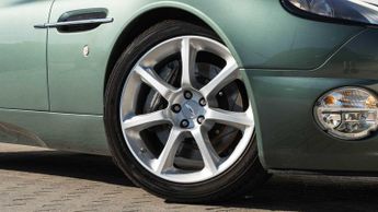Aston Martin Vanquish 