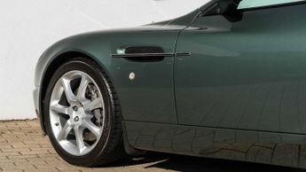 Aston Martin Vanquish 