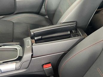 Mercedes-Benz EQB AMG Line Premium