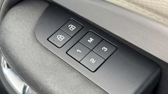 Land Rover Discovery R-Dynamic SE