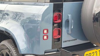 Land Rover Defender X-Dynamic SE