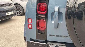 Land Rover Defender X-Dynamic SE
