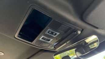 Land Rover Defender X-Dynamic HSE