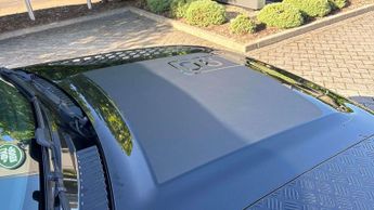 Land Rover Defender X-Dynamic HSE