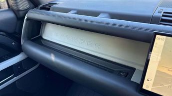 Land Rover Defender X-Dynamic HSE