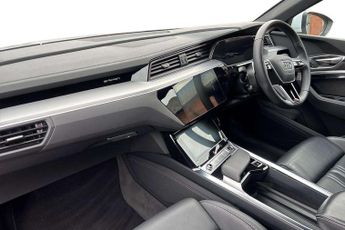 Audi Q8 S Line