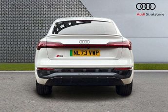 Audi Q8 S Line