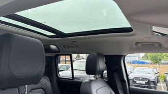 Land Rover Defender XS Edition