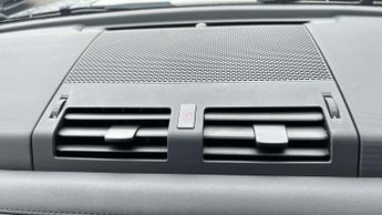 Land Rover Defender XS Edition
