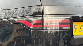 Land Rover Discovery R-Dynamic SE