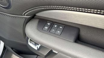 Land Rover Discovery R-Dynamic SE