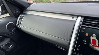 Land Rover Discovery R-Dynamic SE