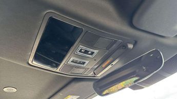 Land Rover Defender X-Dynamic SE