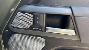 Land Rover Defender X-Dynamic SE