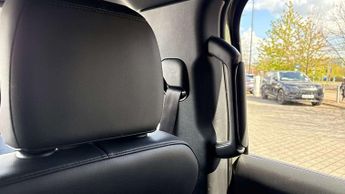 Land Rover Defender X-Dynamic SE