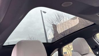 Jaguar E-PACE R-Dynamic SE Black