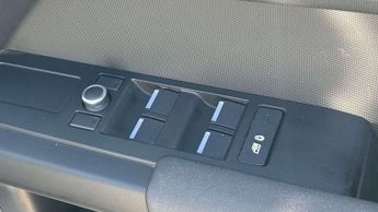 Land Rover Defender S