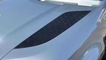 Land Rover Defender S