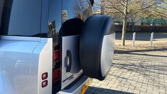 Land Rover Defender S