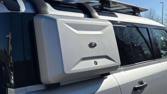 Land Rover Defender S