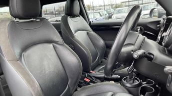 MINI Hatchback Cooper