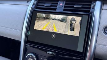 Land Rover Discovery R-Dynamic HSE