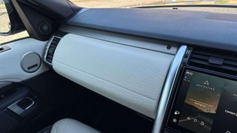 Land Rover Discovery R-Dynamic HSE