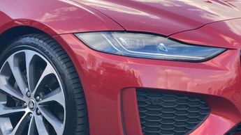 Jaguar XE R-Dynamic SE Black