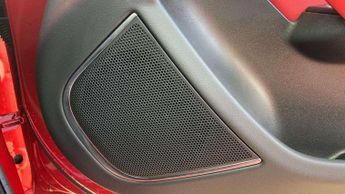 Jaguar XE R-Dynamic SE Black