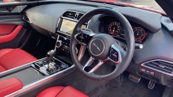 Jaguar XE R-Dynamic SE Black