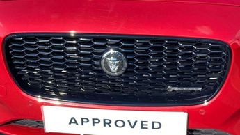 Jaguar XE R-Dynamic SE Black