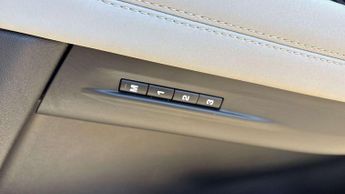 Land Rover Range Rover Evoque R-Dynamic SE