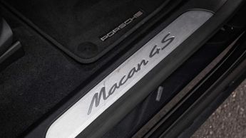 Porsche Macan Electric 