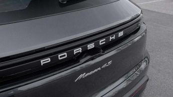 Porsche Macan Electric 