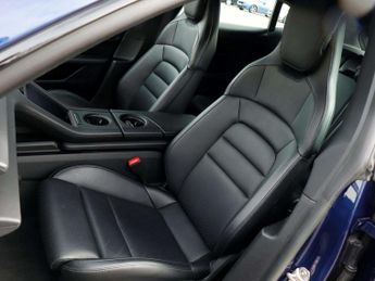 Porsche Taycan Cross Turismo 