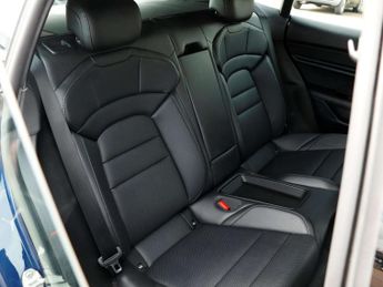 Porsche Taycan Cross Turismo 