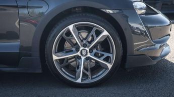 Porsche Taycan 
