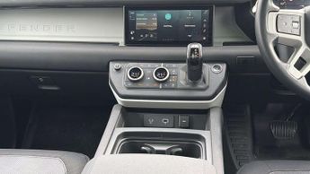 Land Rover Defender X-Dynamic SE