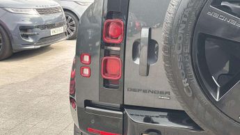Land Rover Defender X-Dynamic SE