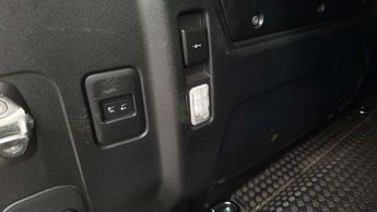 Land Rover Defender X-Dynamic SE