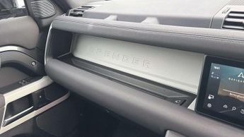 Land Rover Defender X-Dynamic SE