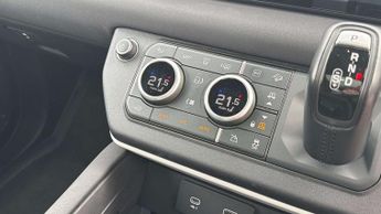 Land Rover Defender X-Dynamic SE