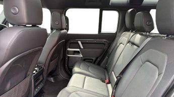 Land Rover Defender X-Dynamic SE
