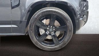 Land Rover Defender X-Dynamic SE