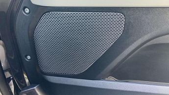 Land Rover Defender X-Dynamic HSE