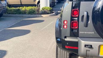 Land Rover Defender X-Dynamic HSE