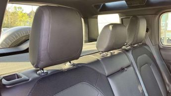 Land Rover Defender X-Dynamic HSE