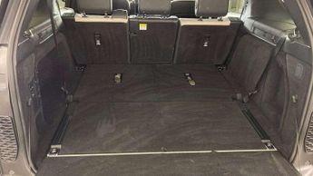 Land Rover Discovery R-Dynamic SE