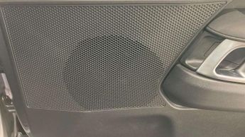 Land Rover Discovery R-Dynamic SE