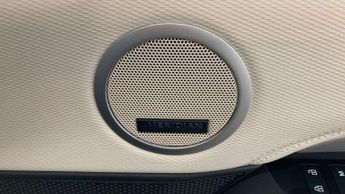Land Rover Discovery R-Dynamic SE